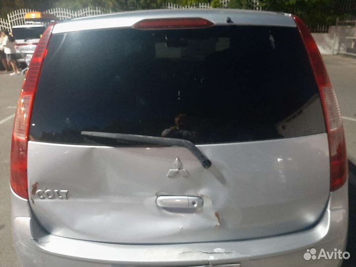 Дверь багажника