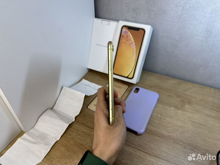 iPhone Xr, 64 ГБ