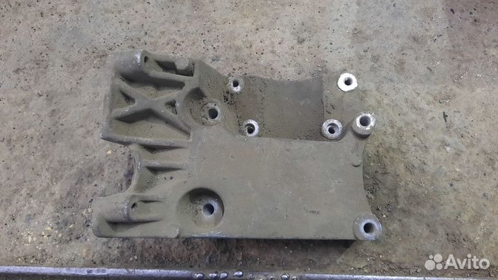 Форд фокус 2 кранштейн насоса гур