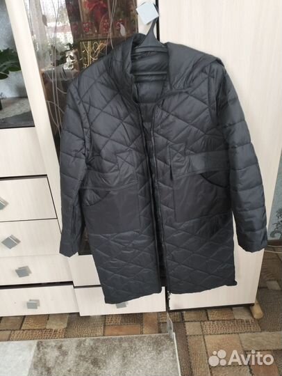 Пальто-жилетка весна-осень женское с капюшоном