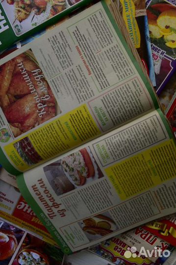 Журналы по кулинарии, стопкой