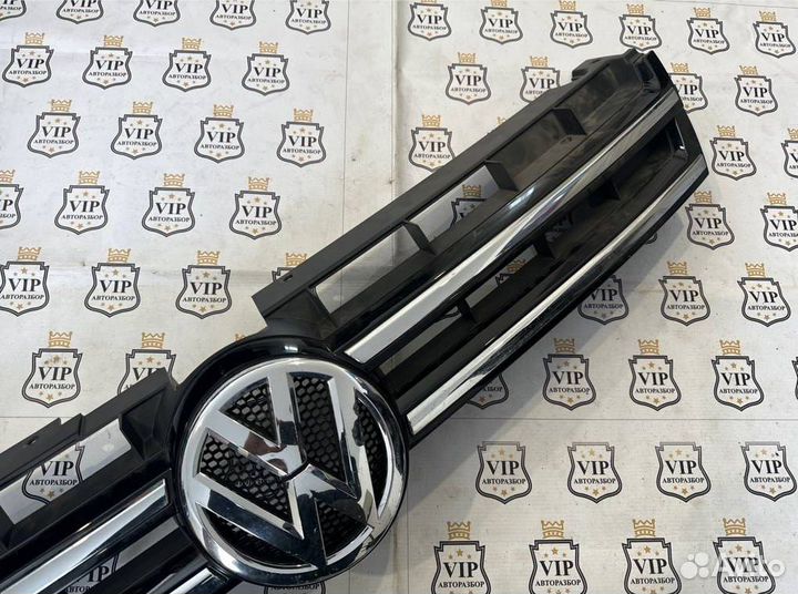 Решетка радиатора Volkswagen Touareg 2 NF