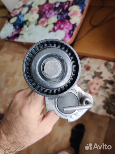 Натяжитель ремня генератора 1.8 и 2.0 tsi cdab