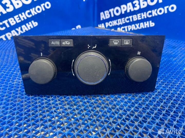 Блок управления климат-контролем Opel Astra Gtc