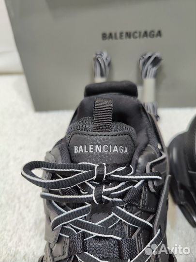 Balenciaga track