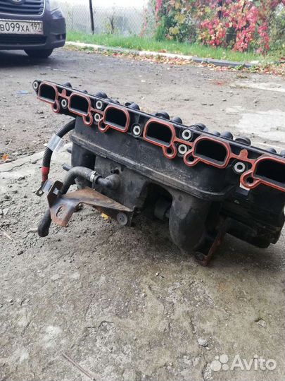 Продаю впускной коллектор бмв на двигатель м 54 а