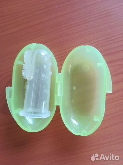 Зубная щетка - напальчник