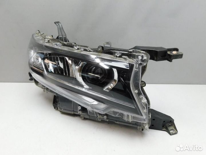 Фара правая Toyota Land Cruiser Prado