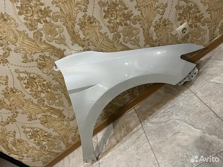 Крыло на toyota camry 70