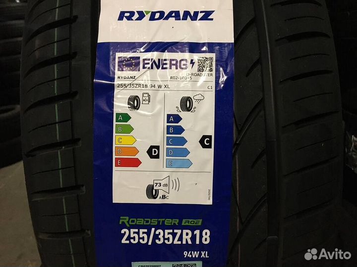 Rydanz Roadster R02 255/35 R18 94W