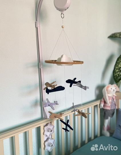 Мобиль на кроватку из фетра