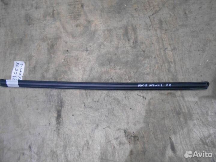 Уплотнитель стекла передней двери от Toyota Avens