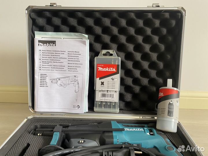 Трехрежимный перфоратор Makita HR2611FT13