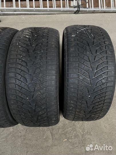 Yokohama BluEarth Winter V905 295/40 R21 111V