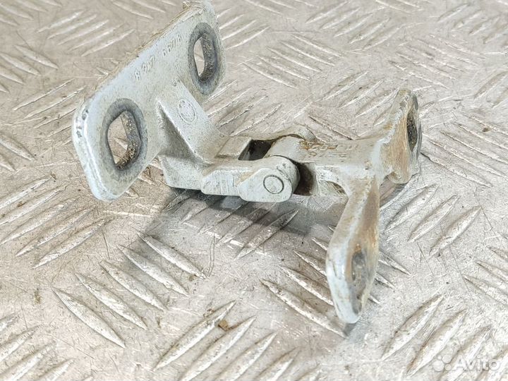 Петля багажника правая Bmw X5 e53 2000-2007