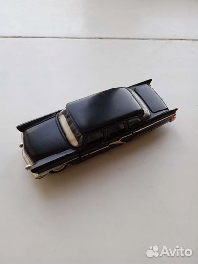 Модель Чайка газ-13 советская