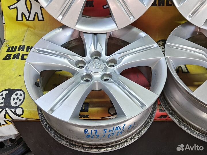 Литые диски R17 5*114.3 dia67.1 et35