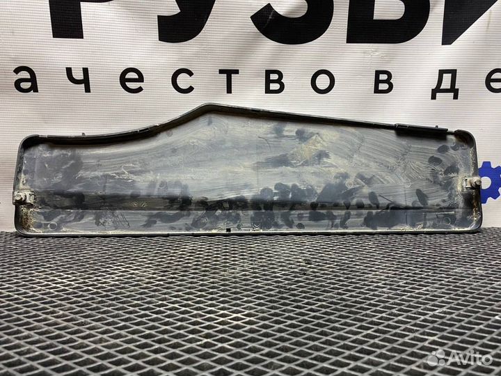 Крышка инструментального ящика левая Volvo FH4