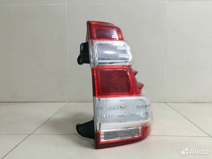 Фонарь задний правый Toyota Land Cruiser Prado J15
