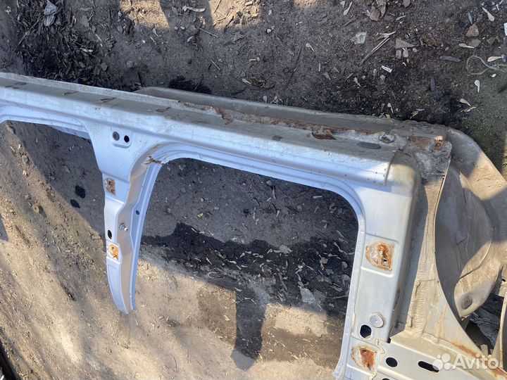 Передняя левая четверть c порогом LADA Largus