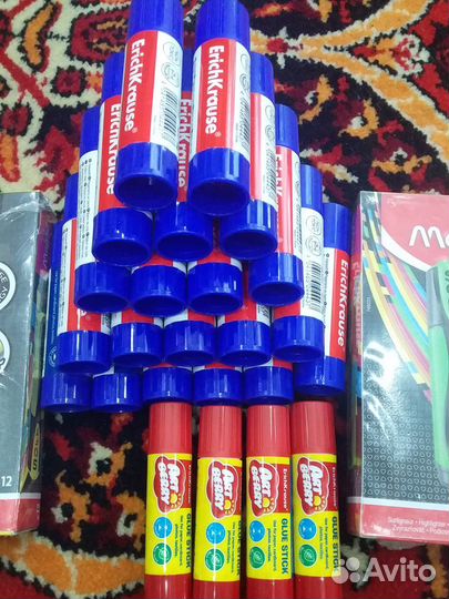 Текстовыделители карандаши ручки клей фломастеры