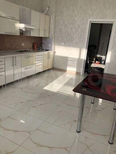 2-к. квартира, 81 м², 7/10 эт.