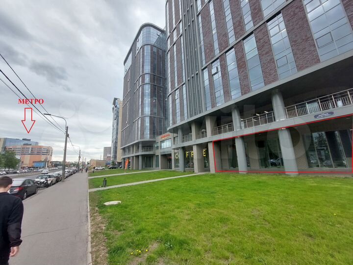 Помещение с витринами на 1 этаже бц, 132 м²