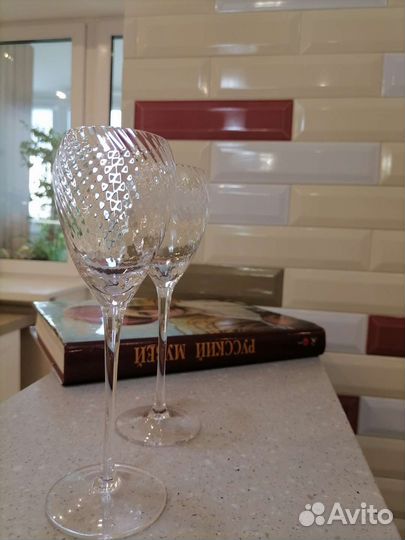 Набор бокалов для вина и шампанского