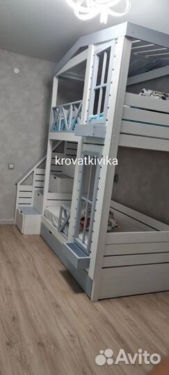 Детская двухъярусная Эко кровать домик из массива