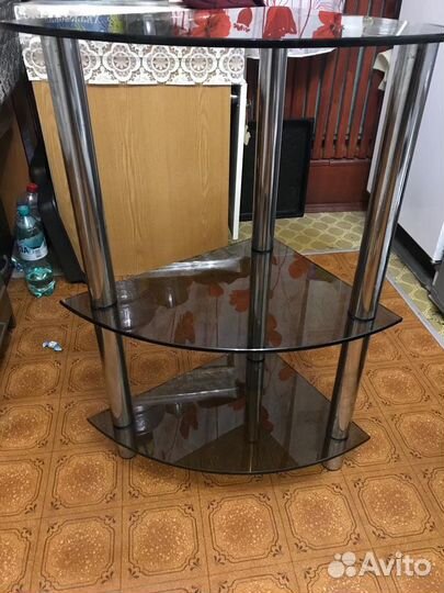Стеклянная тумба с полками