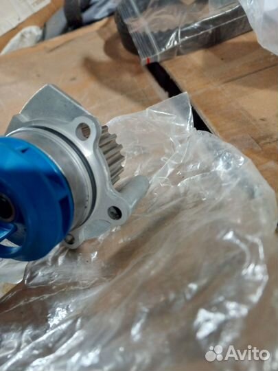 Водяной насос помпа SKF vkpc81626