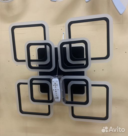 Много светодиодных люстр