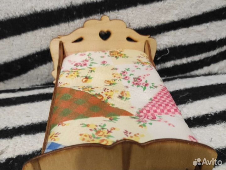 Мебель для кукольного домика