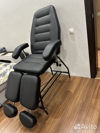 Педикюрное кресло, кушетка