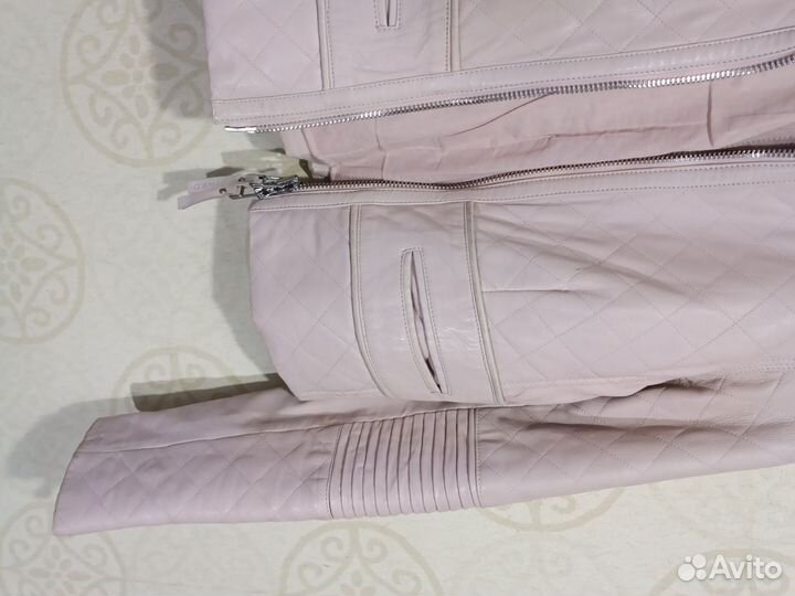 Кожаная куртка женская L