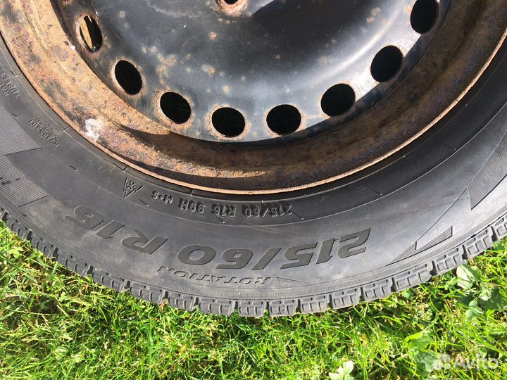 Pirelli Ice Zero FR 215/60 R16 99