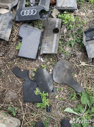 Крышка двигателя Audi A8 d2