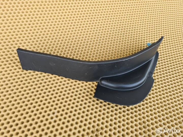 Накладка фонаря задняя правая Infiniti Ex25 Ex35