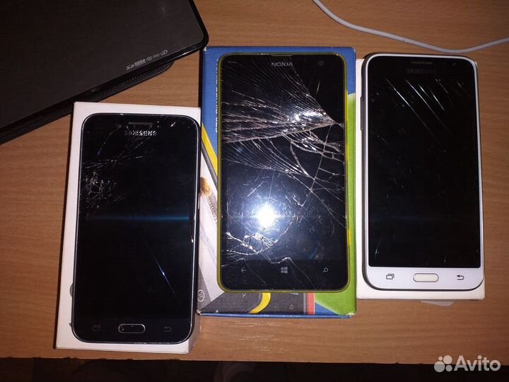 Сотовые телефоны на запчасти