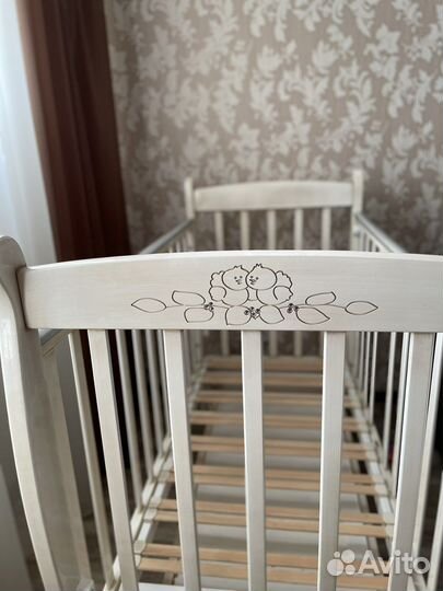 Кроватка с маятником