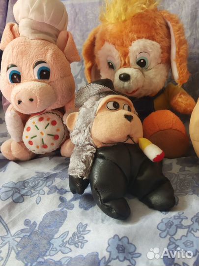 Пакет игрушек и копилка