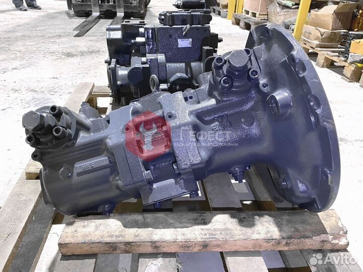 Гидравлический насос Komatsu PC200-6J