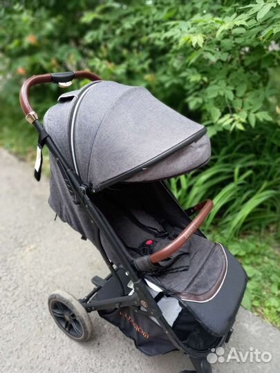 Прогулочная коляска luxmom
