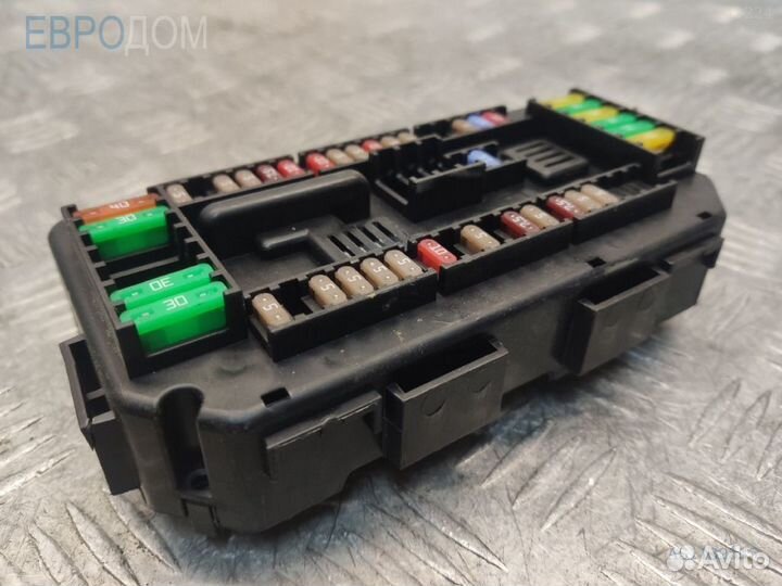 Блок предохранителей на BMW F30 s1139335