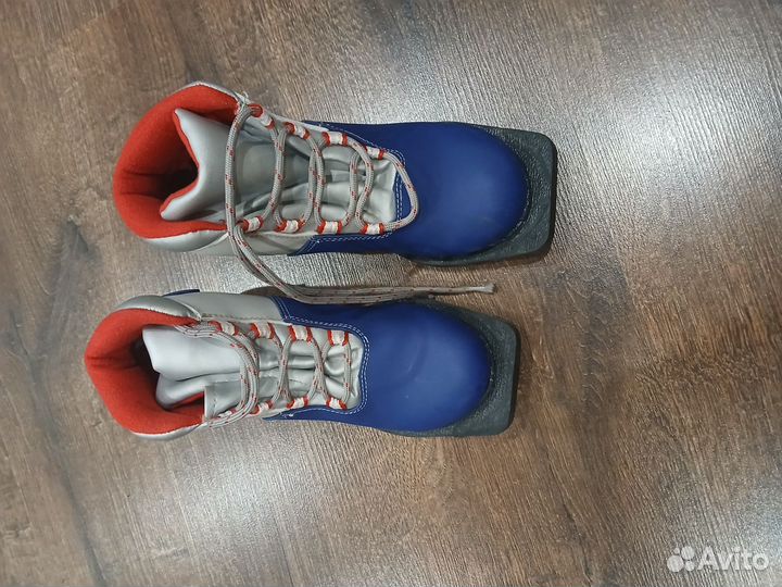 Лыжные ботинки