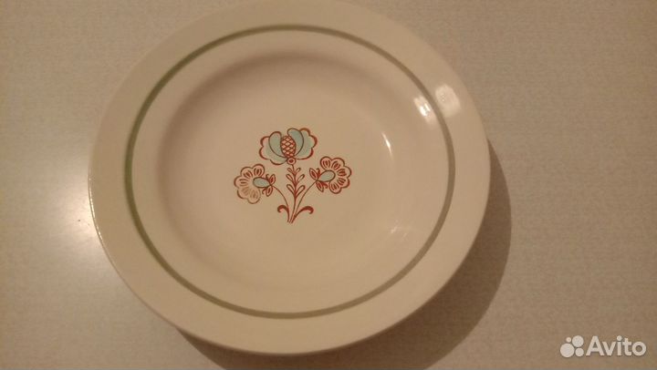 Тарелки большие глубокие