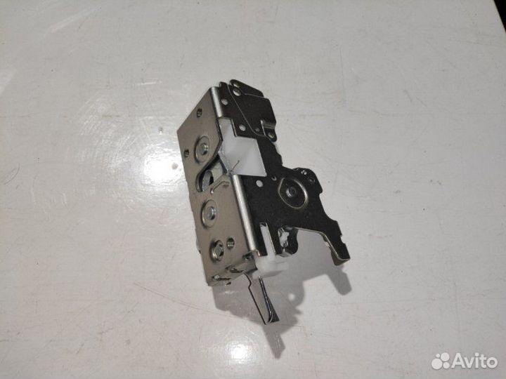 Замок двери задний правый Mercedes-Benz Sprinter