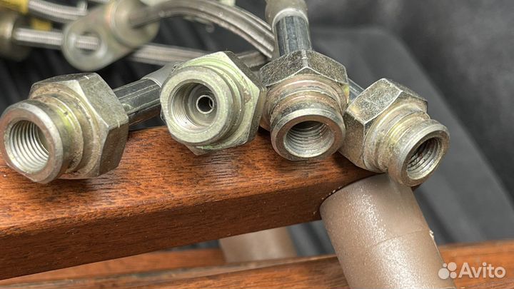 Тормозные шланги Goodridge 2010 Camaro SS