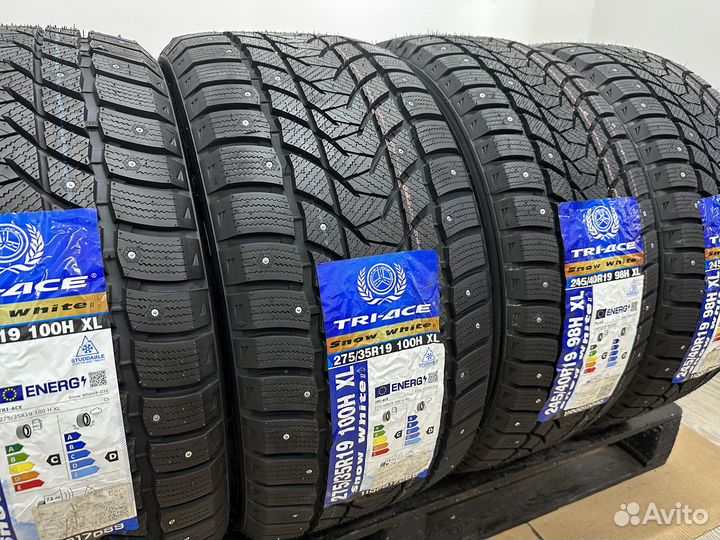 Tri Ace Snow White II Stud 245/40 R19 и 275/35 R19 98H