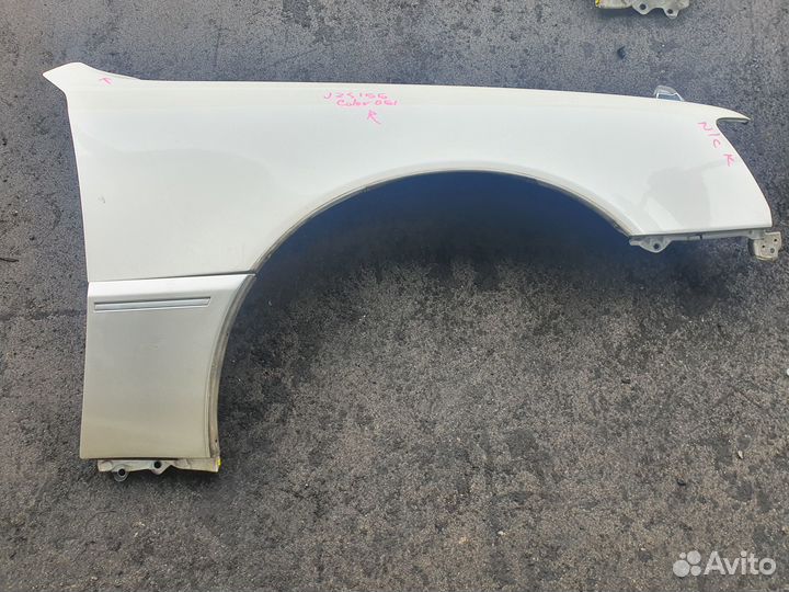 Крыло перед право c Toyota Crown Majesta JZS155 2J